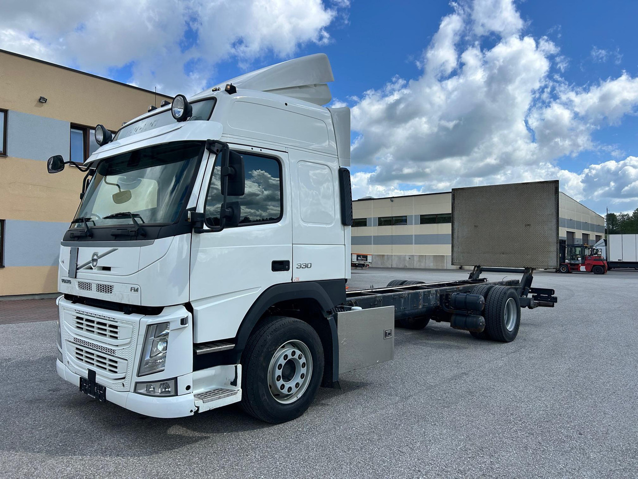 VOLVO FM330 - Truk sasis: gambar 2 VOLVO FM330 - Truk sasis: gambar 2