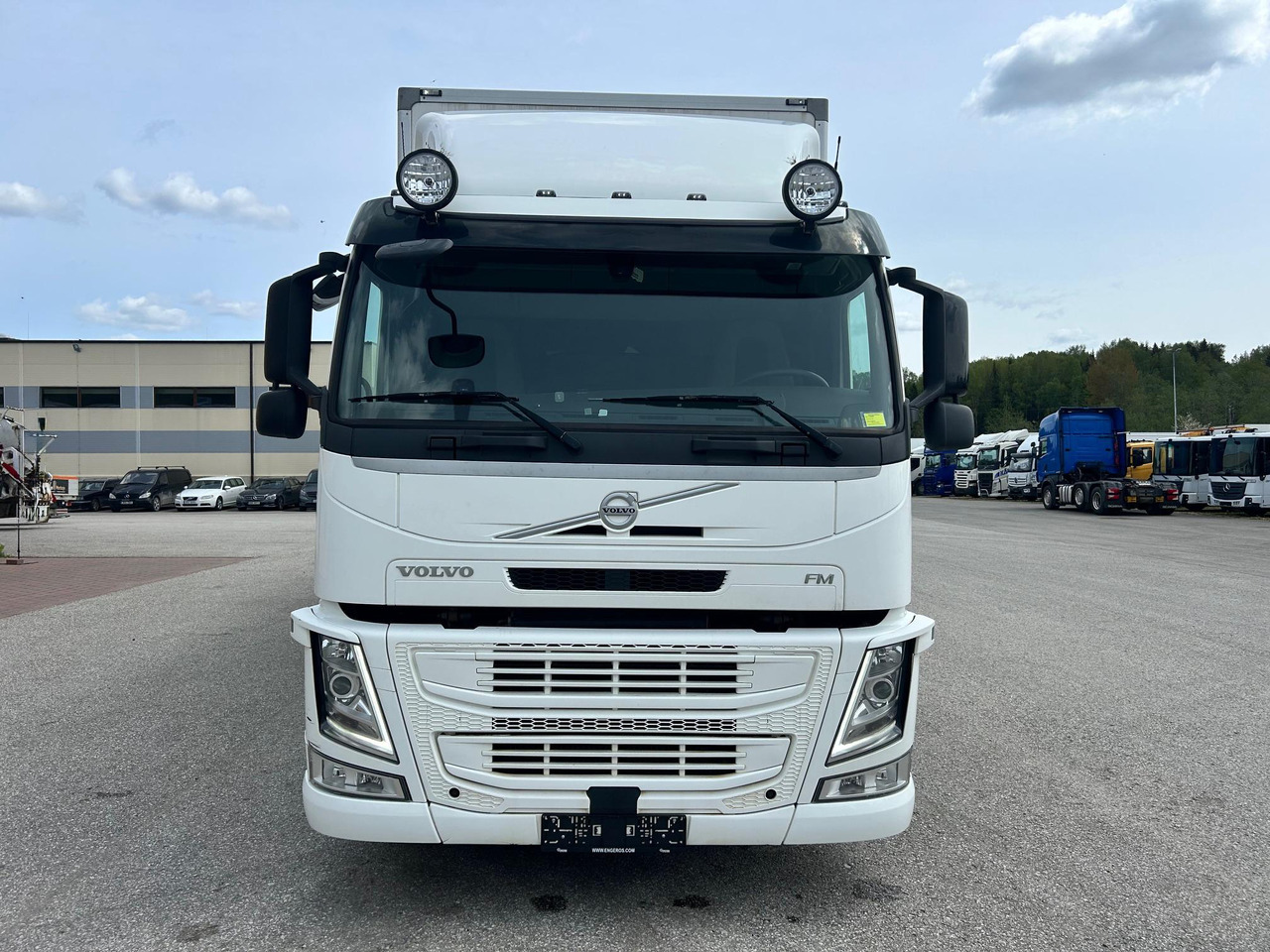 VOLVO FM330 - Truk berpendingin: gambar 3 VOLVO FM330 - Truk berpendingin: gambar 3