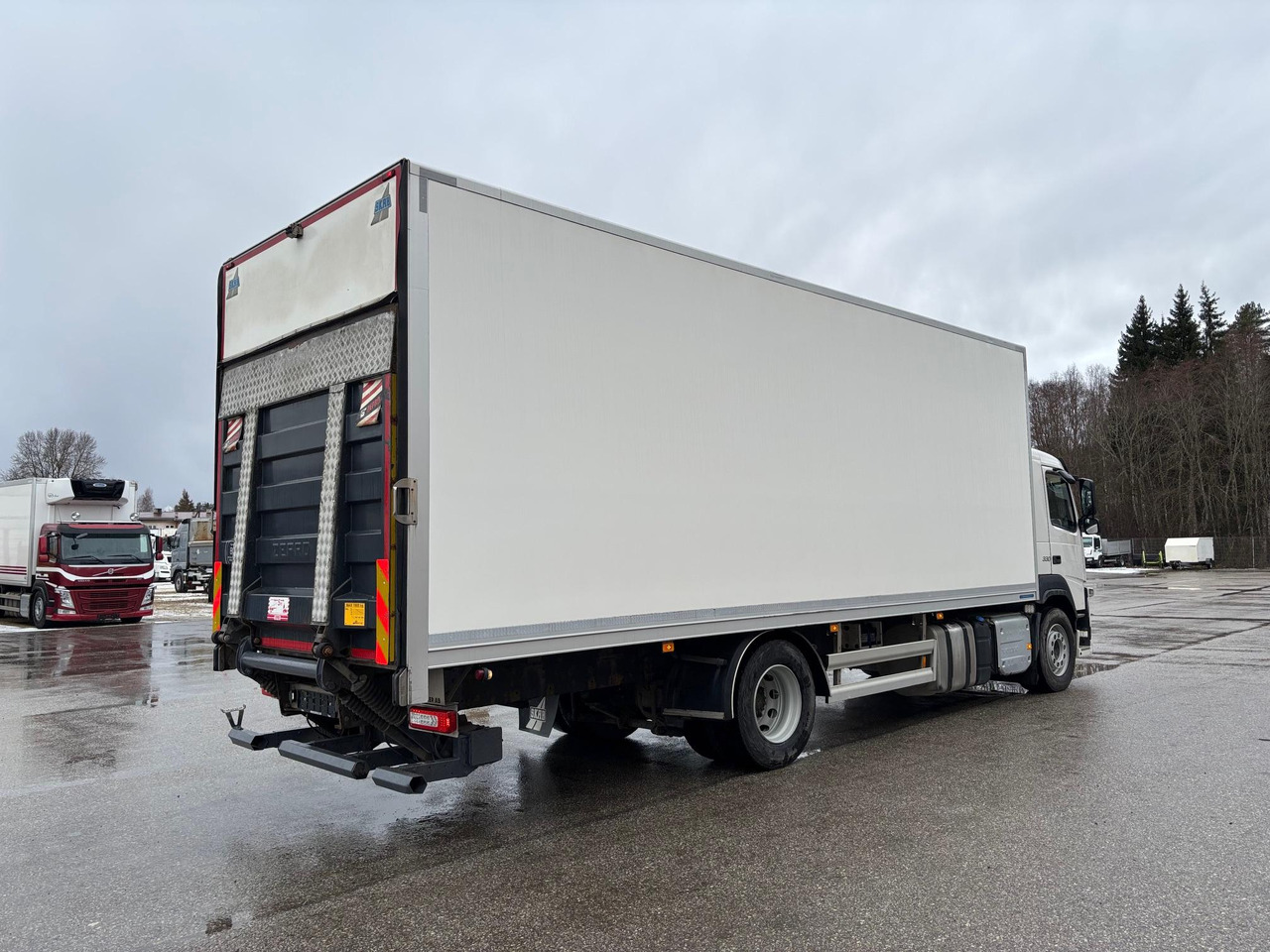 VOLVO FM330 - Truk berpendingin: gambar 5 VOLVO FM330 - Truk berpendingin: gambar 5