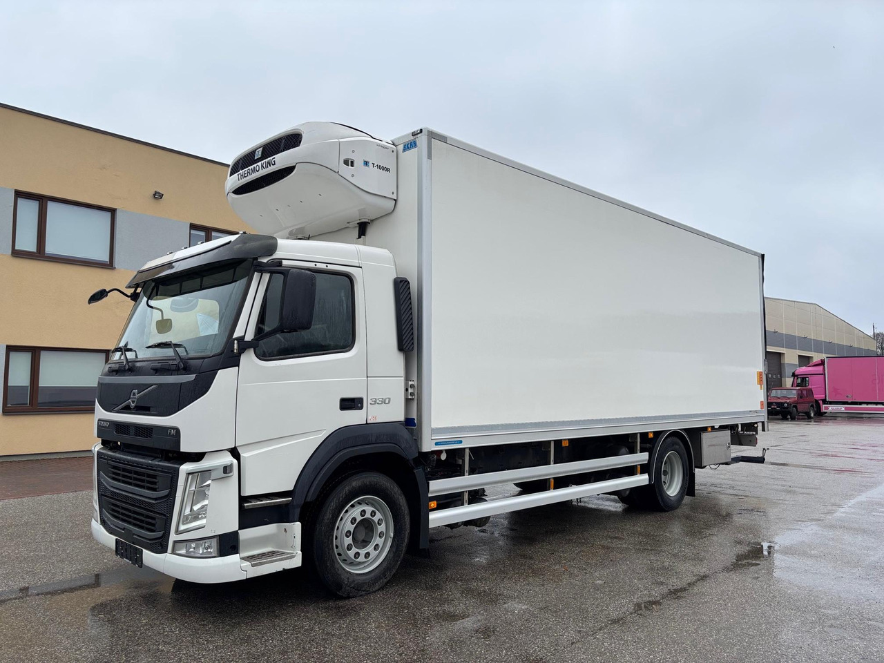 VOLVO FM330 - Truk berpendingin: gambar 4 VOLVO FM330 - Truk berpendingin: gambar 4