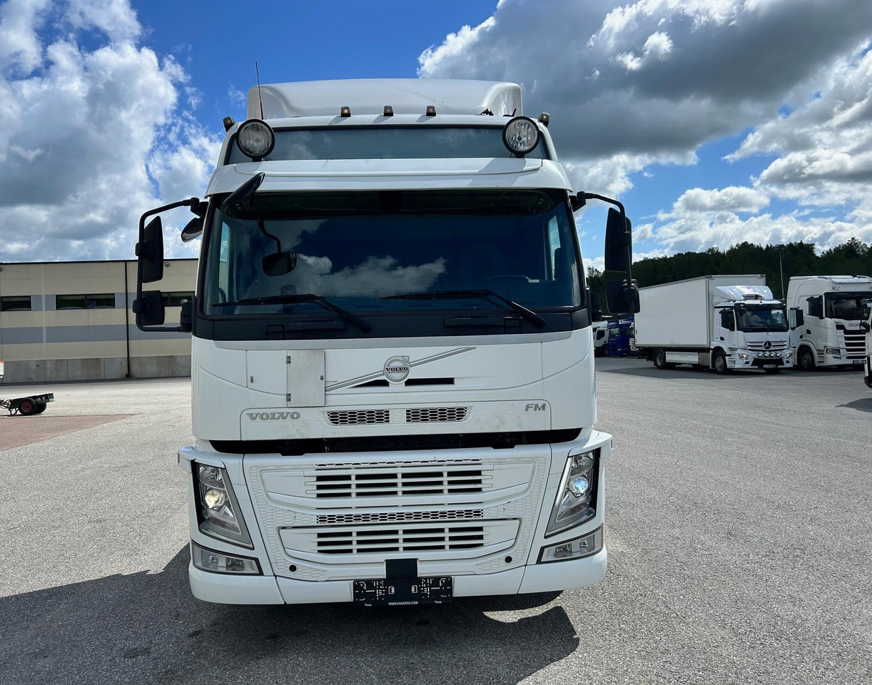 VOLVO FM330 - Truk sasis: gambar 3 VOLVO FM330 - Truk sasis: gambar 3