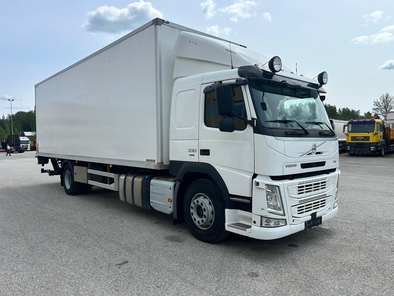 VOLVO FM330 - Truk berpendingin: gambar 1 VOLVO FM330 - Truk berpendingin: gambar 1