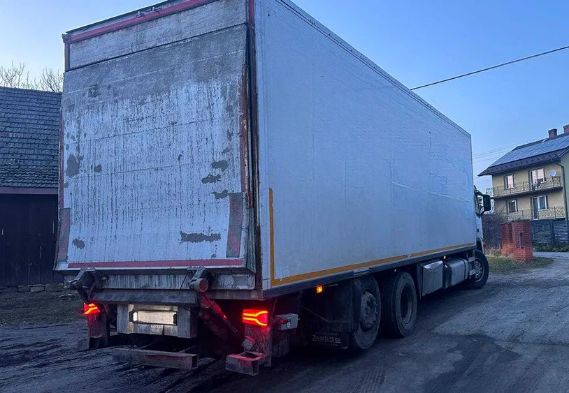 VOLVO FM9.340 - Truk berpendingin: gambar 4 VOLVO FM9.340 - Truk berpendingin: gambar 4