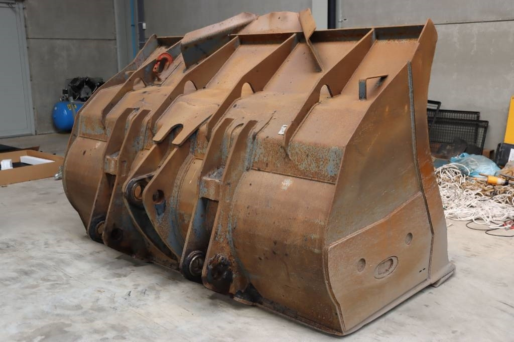 Komatsu WA470 - Ember loader untuk Peralatan konstruksi: gambar 1 Komatsu WA470 - Ember loader untuk Peralatan konstruksi: gambar 1