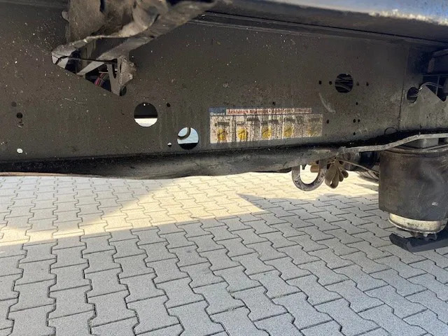 Semi-trailer kotak tertutup Krone 2023 Krone XL mega hupac flat with damage: gambar 20 Semi-trailer kotak tertutup Krone 2023 Krone XL mega hupac flat with damage: gambar 20