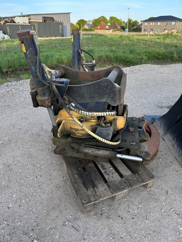 ENGCON EC 30 - S80 GR30 -S80 - SVAB Engcon Rototilt - Tiltrotator - Tiltrotator: gambar 1 ENGCON EC 30 - S80 GR30 -S80 - SVAB Engcon Rototilt - Tiltrotator - Tiltrotator: gambar 1