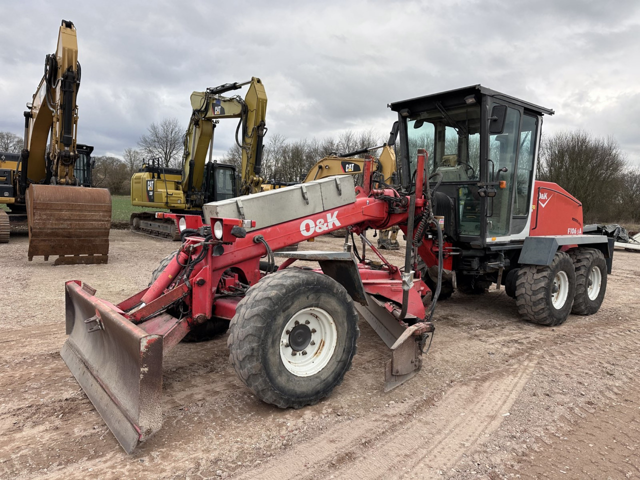 NEW HOLLAND F 106.5 - 6x6 Laser Topcon- Klima Cummins 6 Zyl. - Grader: gambar 3 NEW HOLLAND F 106.5 - 6x6 Laser Topcon- Klima Cummins 6 Zyl. - Grader: gambar 3