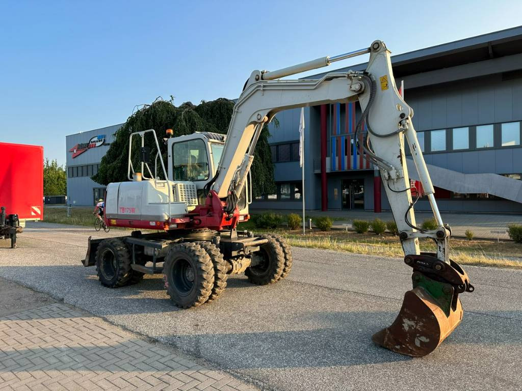 Takeuchi TB 175 W 8,7 ton. Klima Turbo 77 PS - Ekskavator roda: gambar 4 Takeuchi TB 175 W 8,7 ton. Klima Turbo 77 PS - Ekskavator roda: gambar 4