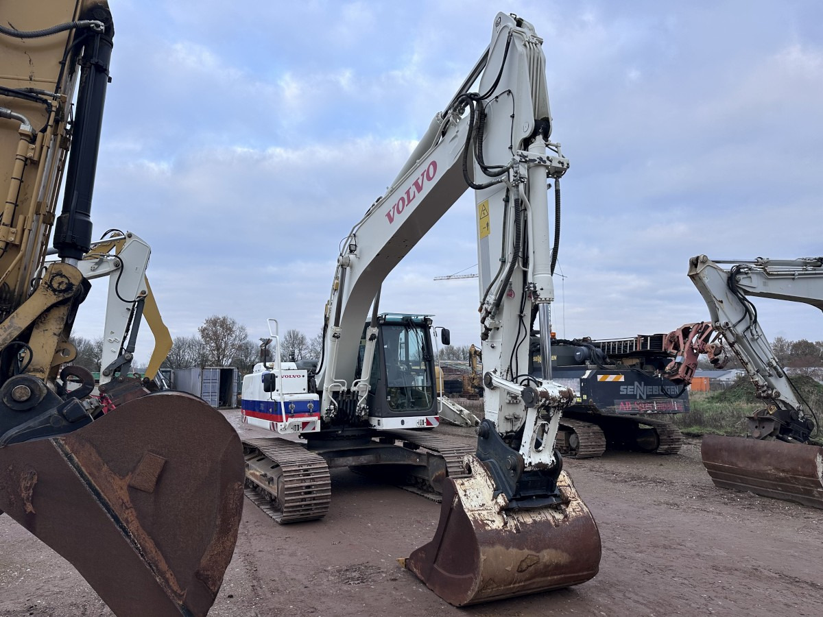 VOLVO EC 220 DL German machine! - Ekskavator perayap: gambar 4 VOLVO EC 220 DL German machine! - Ekskavator perayap: gambar 4