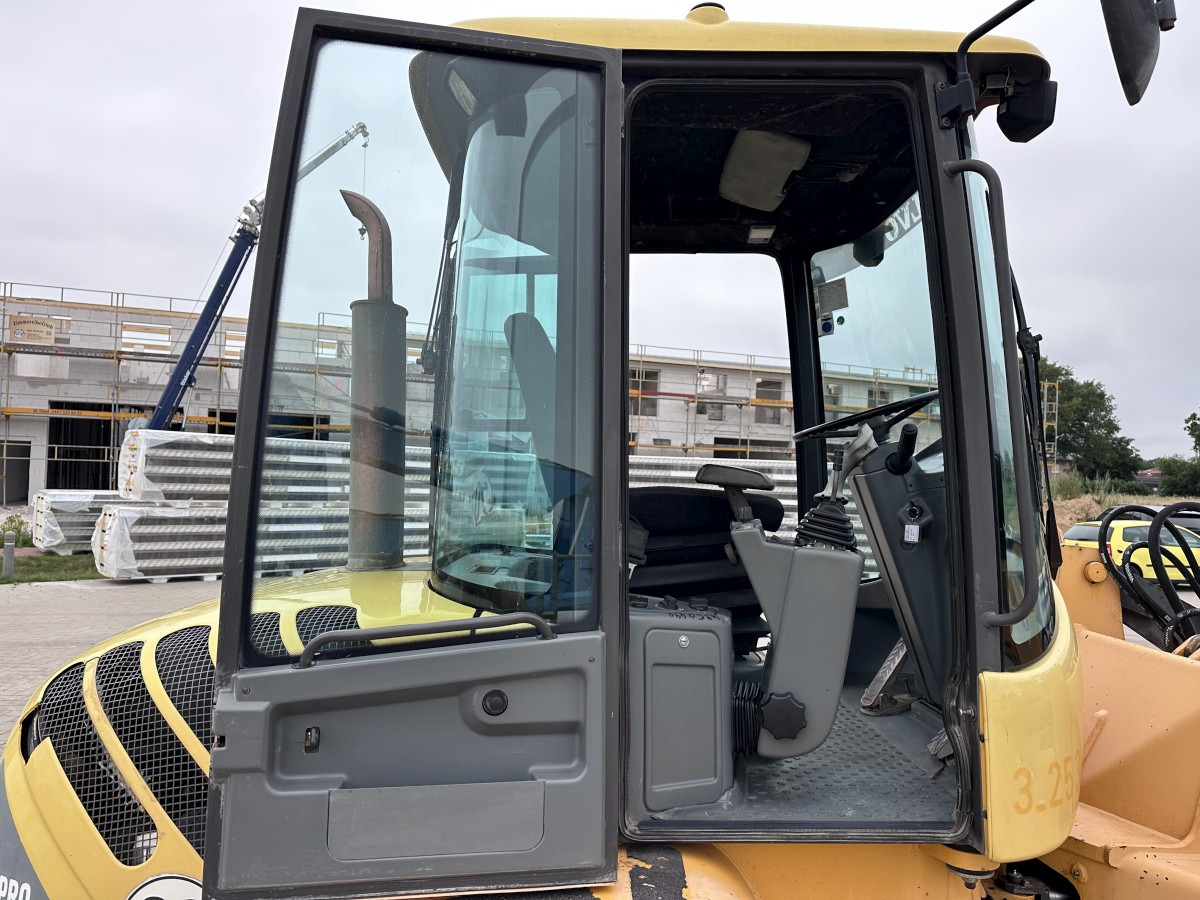 Wheel loader VOLVO L 30 B PRO 3er Kreis Klappschaufel+Palettengabel: gambar 11