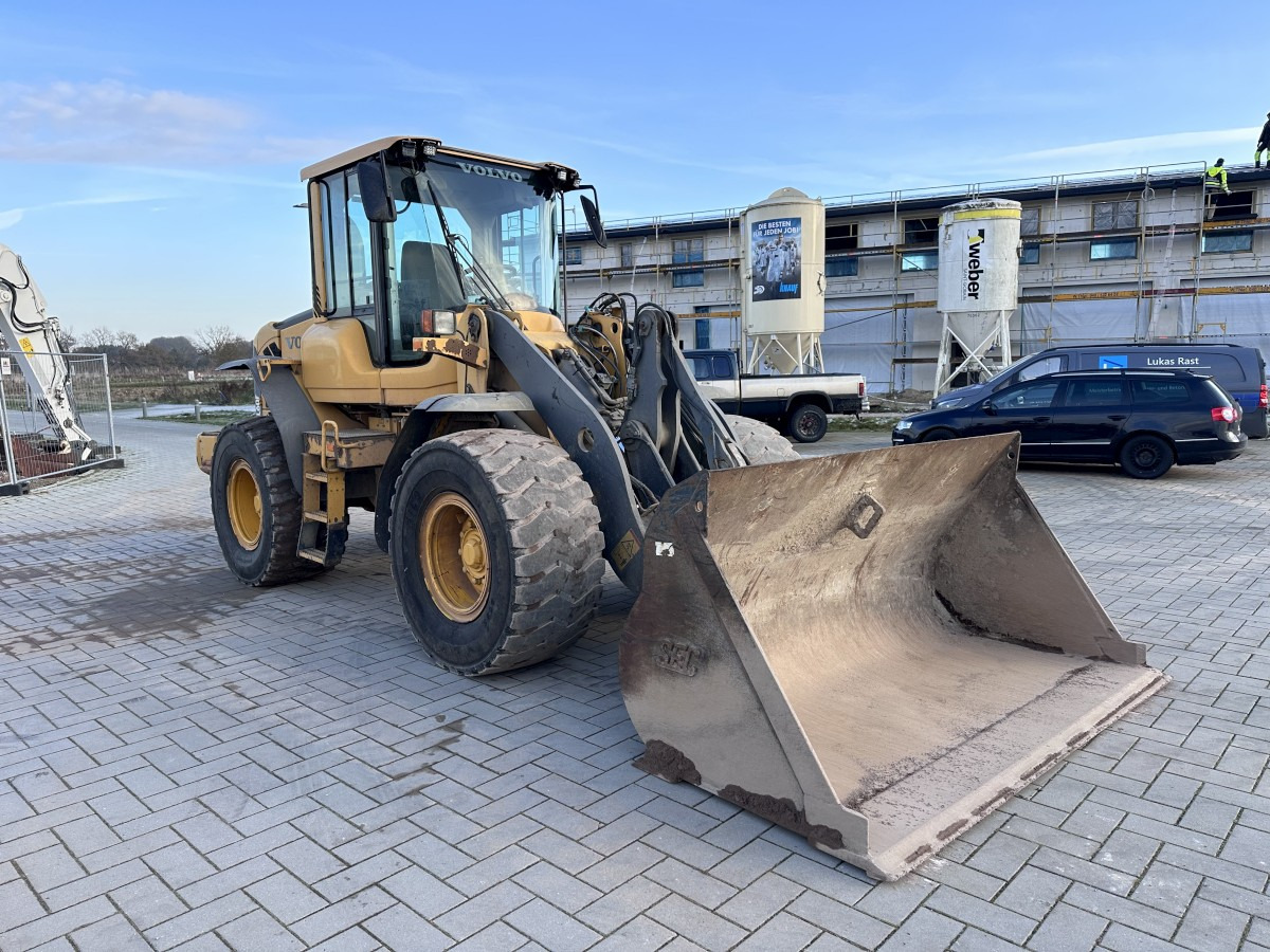 VOLVO L 60 F low Hours Klima Very good Condition - Wheel loader: gambar 4 VOLVO L 60 F low Hours Klima Very good Condition - Wheel loader: gambar 4