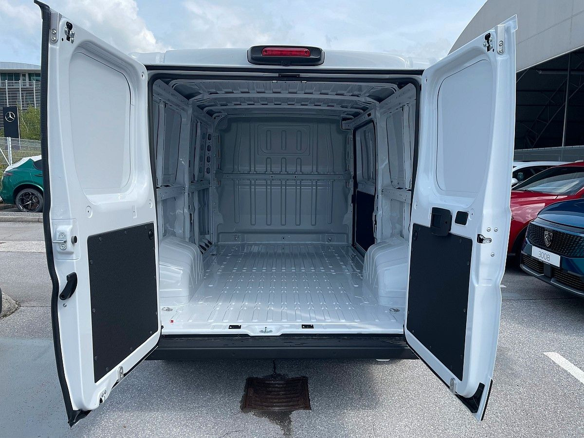 Fiat Ducato 30L L2H1-120-Klima;Temp;P.Sens;DAB+;2025 - Van kecil: gambar 5 Fiat Ducato 30L L2H1-120-Klima;Temp;P.Sens;DAB+;2025 - Van kecil: gambar 5