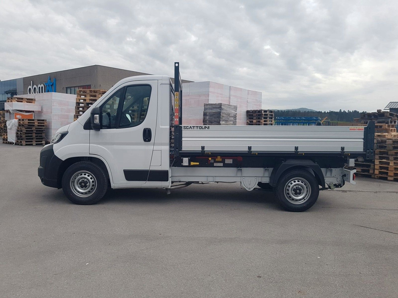 Fiat Ducato 35H L2H1 EKA 3-Seiten-Kipper 180 PS AHK - Van jungkit: gambar 3 Fiat Ducato 35H L2H1 EKA 3-Seiten-Kipper 180 PS AHK - Van jungkit: gambar 3
