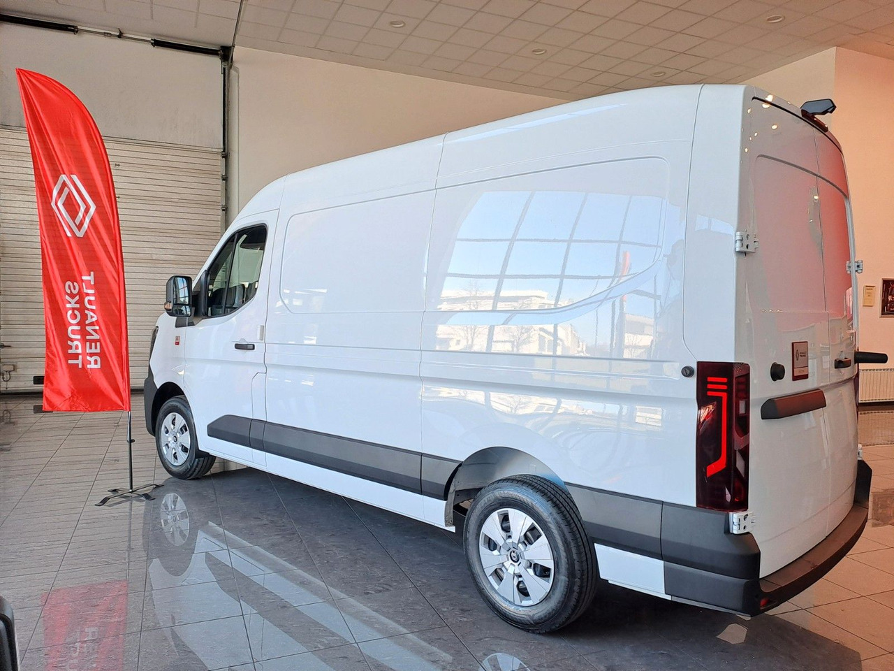 Renault Master L2H2 150 - NAV Klimaaut. Holzb. 270° - Van panel: gambar 5 Renault Master L2H2 150 - NAV Klimaaut. Holzb. 270° - Van panel: gambar 5