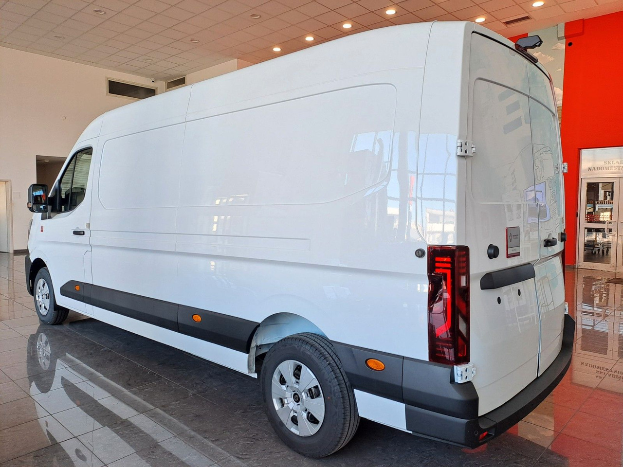 Renault Master L3H2 150 - NAV Klimaaut. Holzb. 270° - Van panel: gambar 2 Renault Master L3H2 150 - NAV Klimaaut. Holzb. 270° - Van panel: gambar 2