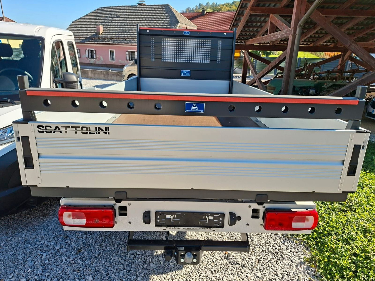 Volkswagen Crafter 35 L4 EKA Scattolini Pritsche 140 PS - Van flatbed: gambar 3 Volkswagen Crafter 35 L4 EKA Scattolini Pritsche 140 PS - Van flatbed: gambar 3