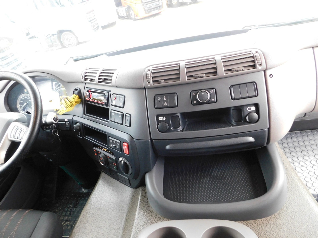 Truk jungkit Daf Cf 450 fad: gambar 7