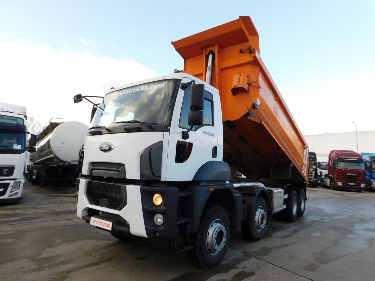 Ford 4142d 8x4 dcab e6 12tx2210 - Truk jungkit: gambar 1 Ford 4142d 8x4 dcab e6 12tx2210 - Truk jungkit: gambar 1