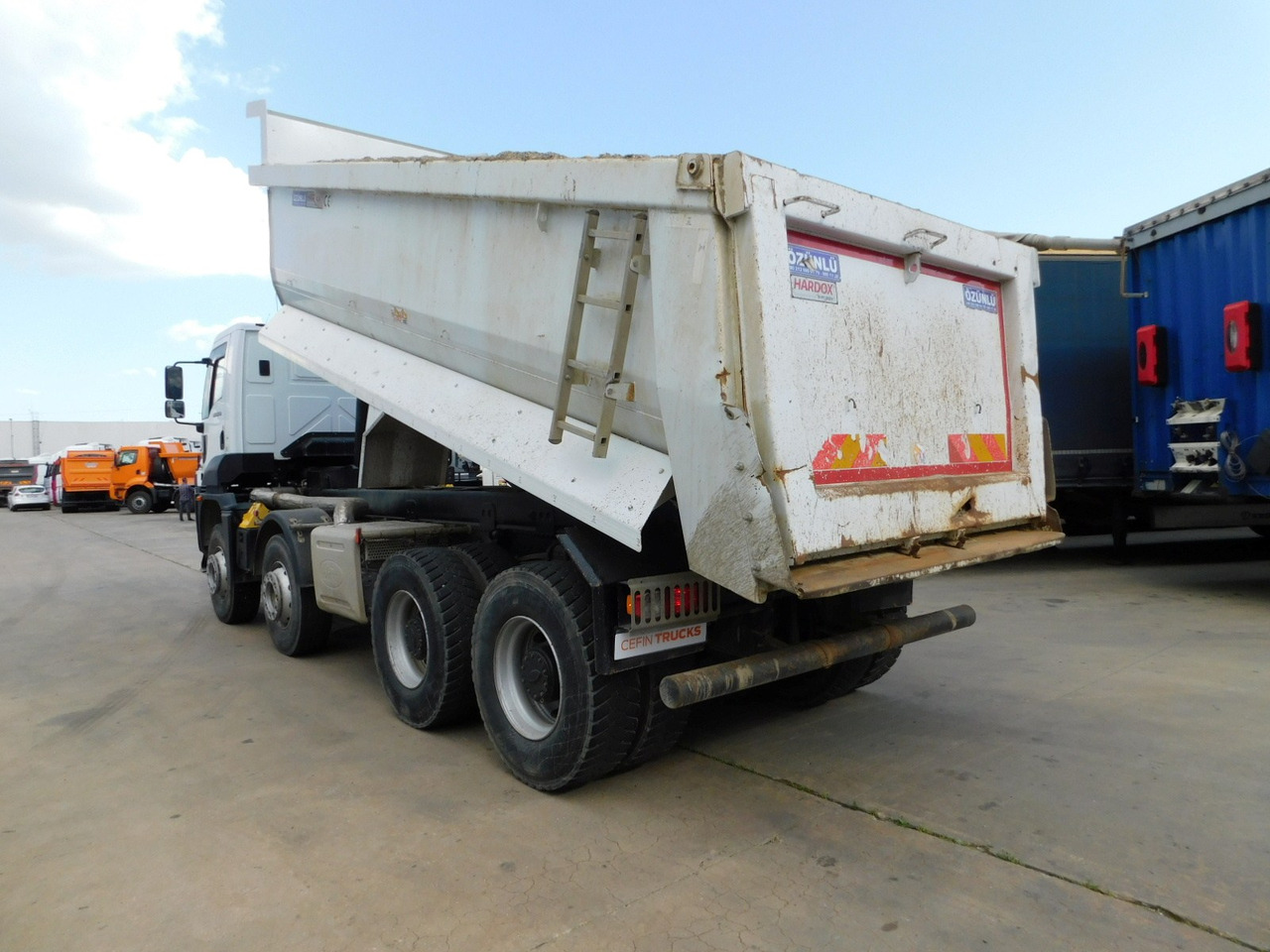 Ford 4142d 8x4 dcab e6 16s223 - Truk jungkit: gambar 4 Ford 4142d 8x4 dcab e6 16s223 - Truk jungkit: gambar 4