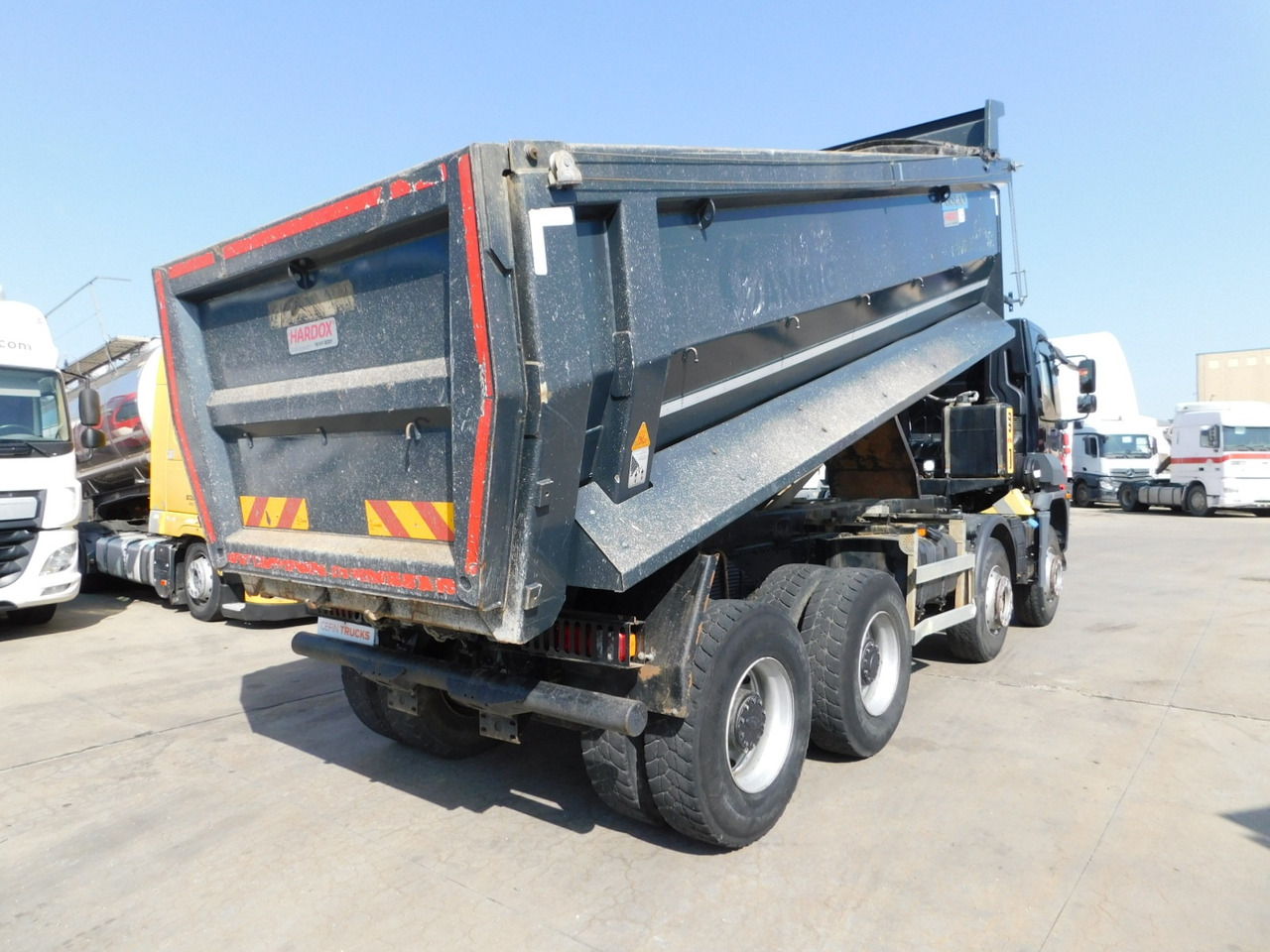 Ford 4142d 8x4 dcab e6 16s2230 - Truk jungkit: gambar 3 Ford 4142d 8x4 dcab e6 16s2230 - Truk jungkit: gambar 3
