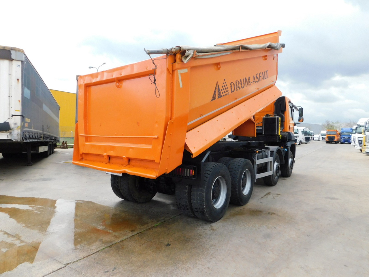 Ford 4142d 8x4 dcab e6 16s2230 - Truk jungkit: gambar 3 Ford 4142d 8x4 dcab e6 16s2230 - Truk jungkit: gambar 3