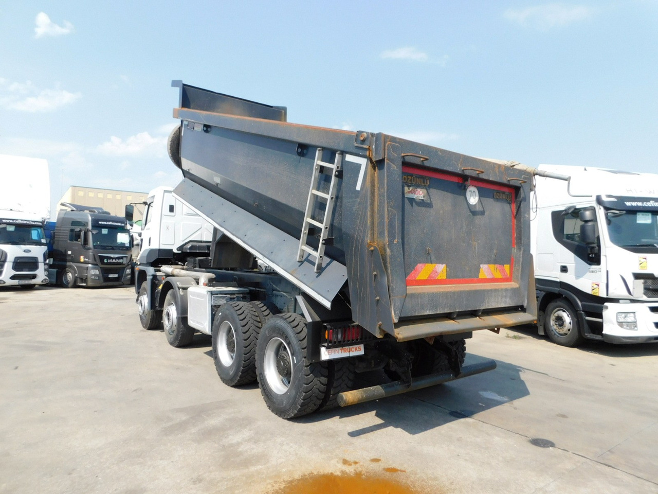 Ford 4142d 8x4 dcab e6 16s2230 - Truk jungkit: gambar 4 Ford 4142d 8x4 dcab e6 16s2230 - Truk jungkit: gambar 4
