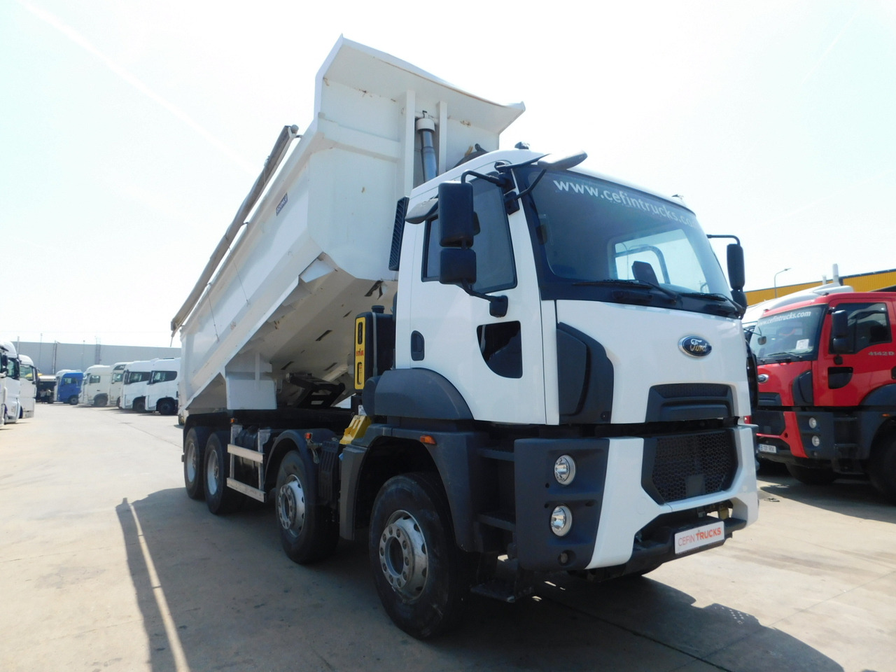Ford 4142d 8x4 dcab e6 16s2230 ecotorq - Truk jungkit: gambar 2 Ford 4142d 8x4 dcab e6 16s2230 ecotorq - Truk jungkit: gambar 2