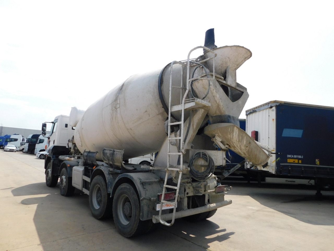Ford Lt12xl 7h cargo 4142m - Truk pengaduk beton: gambar 4 Ford Lt12xl 7h cargo 4142m - Truk pengaduk beton: gambar 4