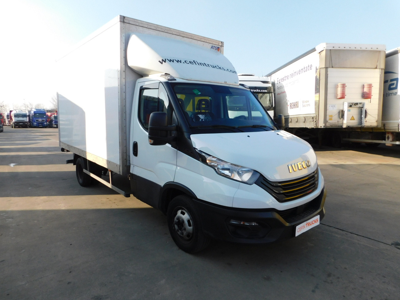 Iveco 35c16h30 - Van box: gambar 2 Iveco 35c16h30 - Van box: gambar 2