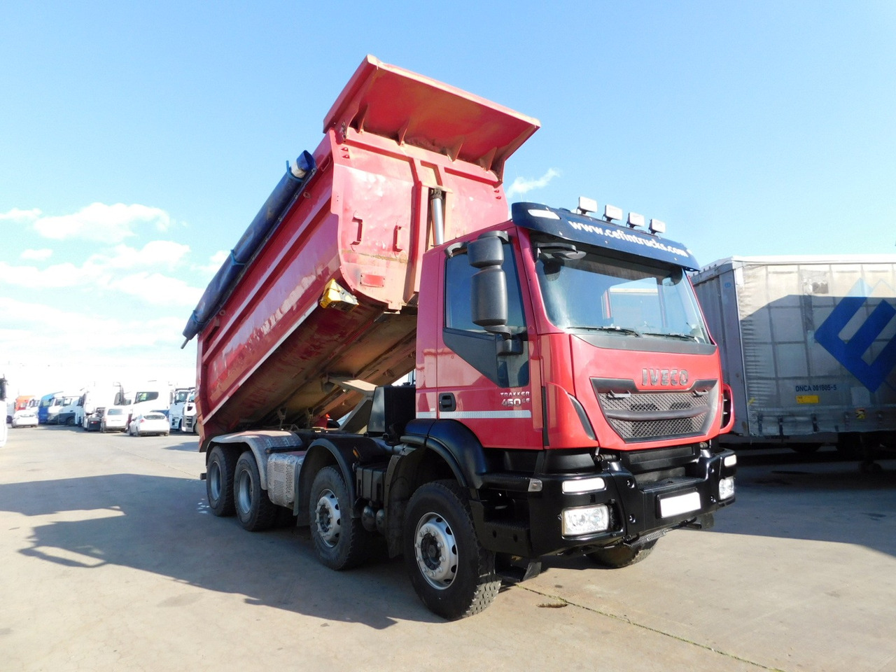 Iveco Trakker 450 - Truk jungkit: gambar 2 Iveco Trakker 450 - Truk jungkit: gambar 2