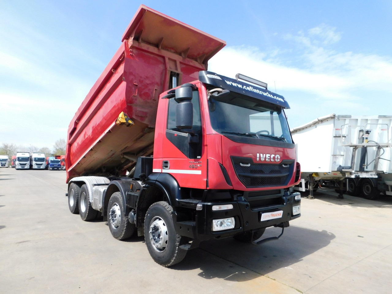 Iveco Trakker 450 - Truk jungkit: gambar 2 Iveco Trakker 450 - Truk jungkit: gambar 2