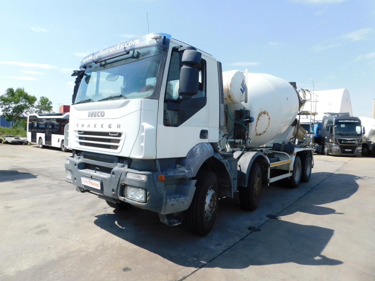 Iveco Trakker ad340t41b - Truk pengaduk beton: gambar 1 Iveco Trakker ad340t41b - Truk pengaduk beton: gambar 1