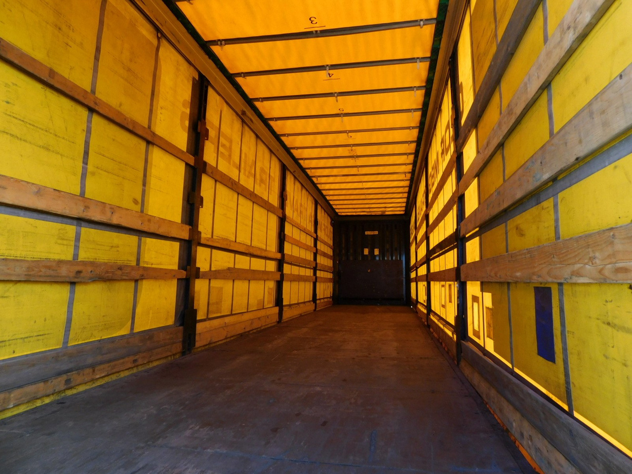 Krone Sd - Semi-trailer dengan terpal samping: gambar 5 Krone Sd - Semi-trailer dengan terpal samping: gambar 5