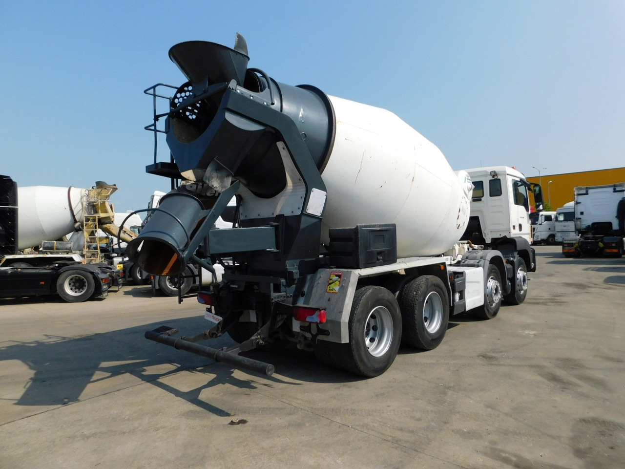 Man Tgs 32400 - Truk pengaduk beton: gambar 3 Man Tgs 32400 - Truk pengaduk beton: gambar 3