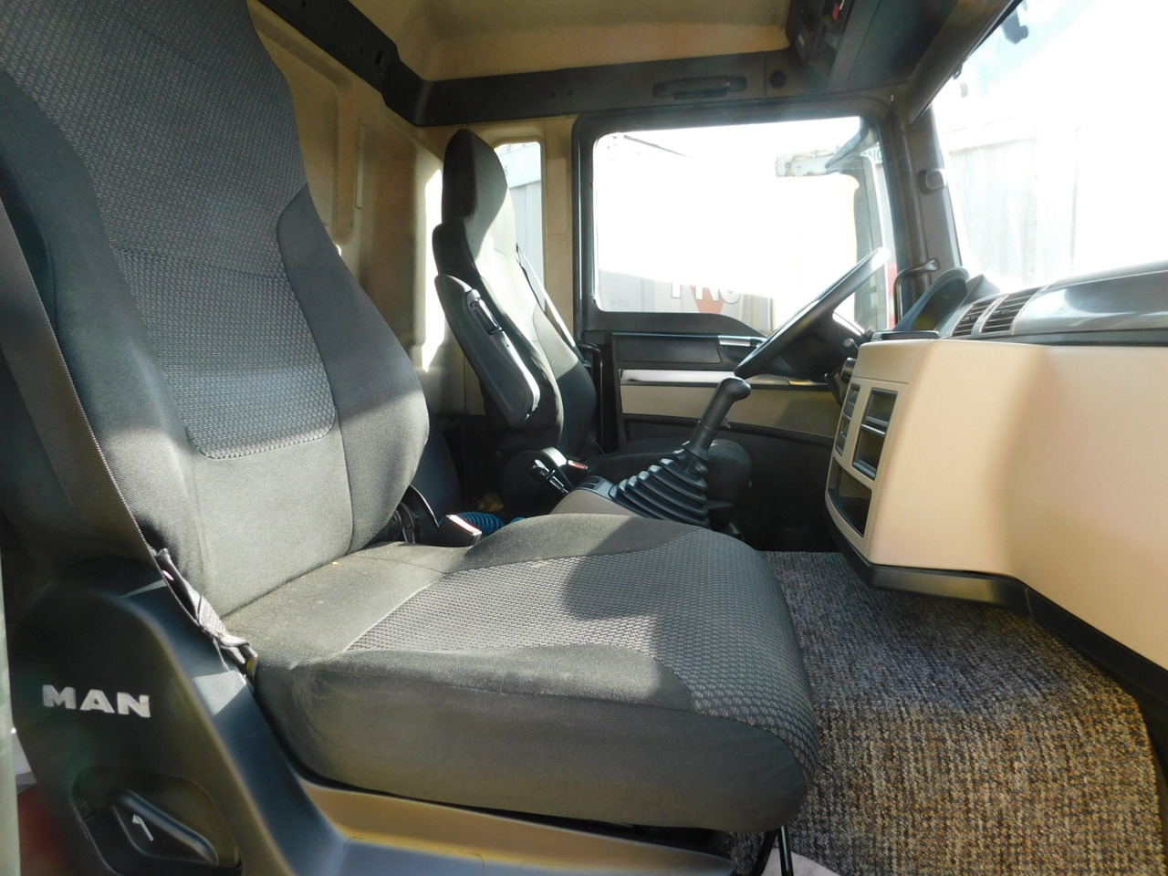 Man Tgs 41420 - Truk jungkit: gambar 5 Man Tgs 41420 - Truk jungkit: gambar 5