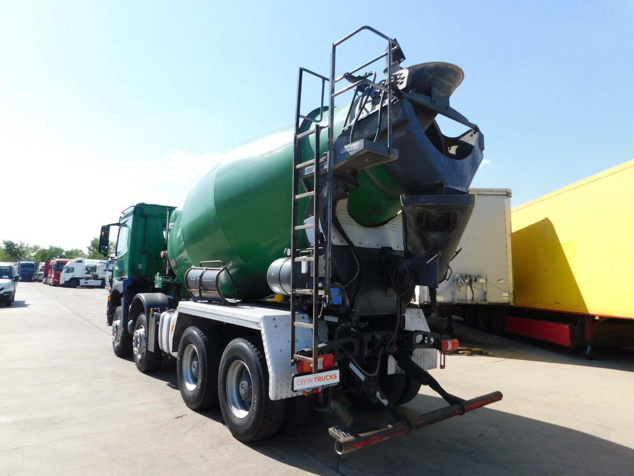 Mercedes Arocs 3243 - Truk pengaduk beton: gambar 4 Mercedes Arocs 3243 - Truk pengaduk beton: gambar 4