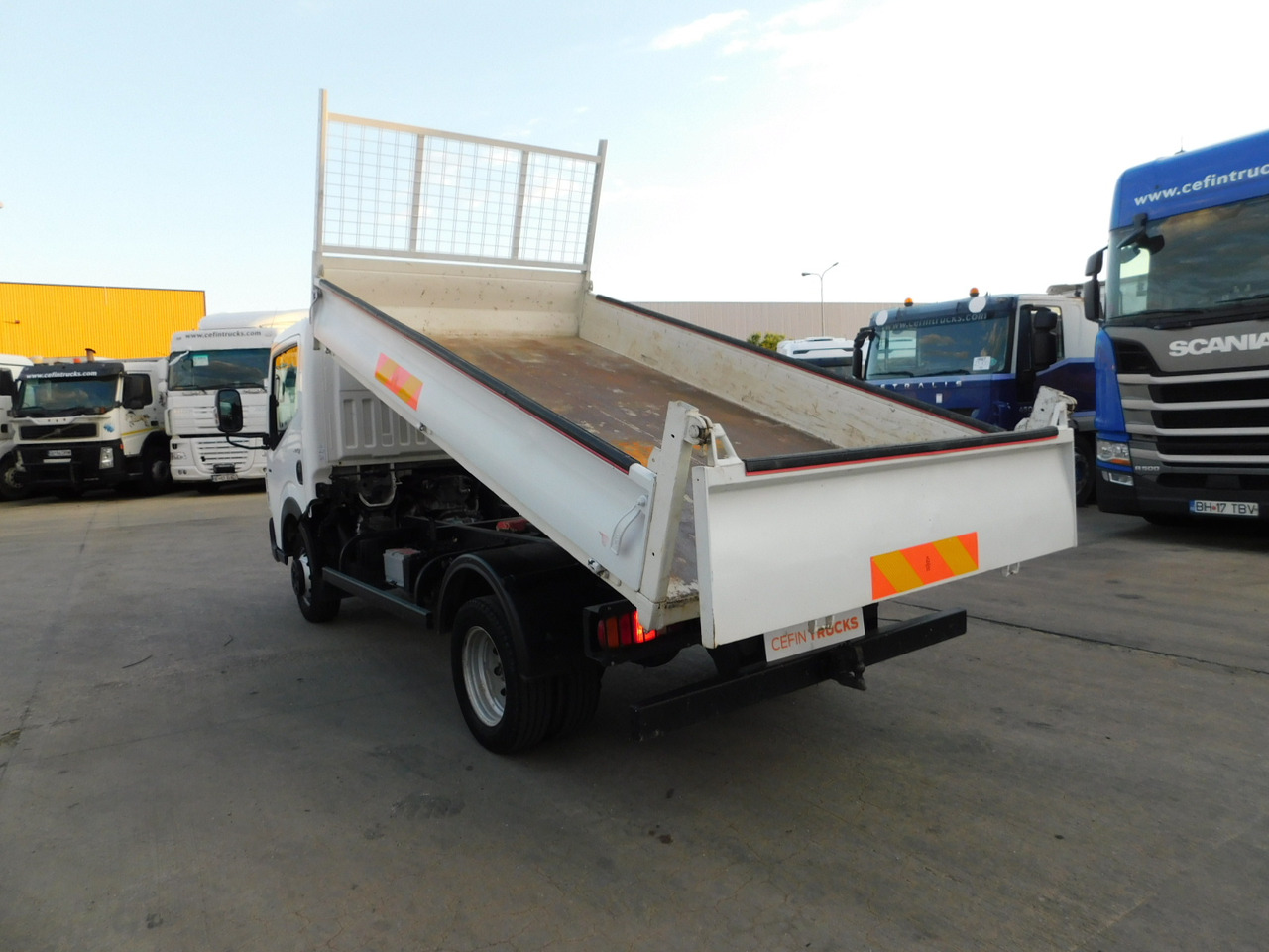 Renault Maxity - Truk jungkit: gambar 4 Renault Maxity - Truk jungkit: gambar 4