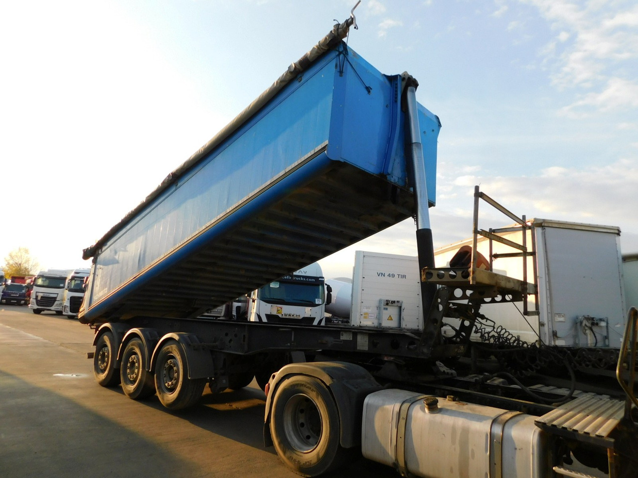 Schmitz Gotha ski 24sl 72 - Semi-trailer jungkit: gambar 2 Schmitz Gotha ski 24sl 72 - Semi-trailer jungkit: gambar 2