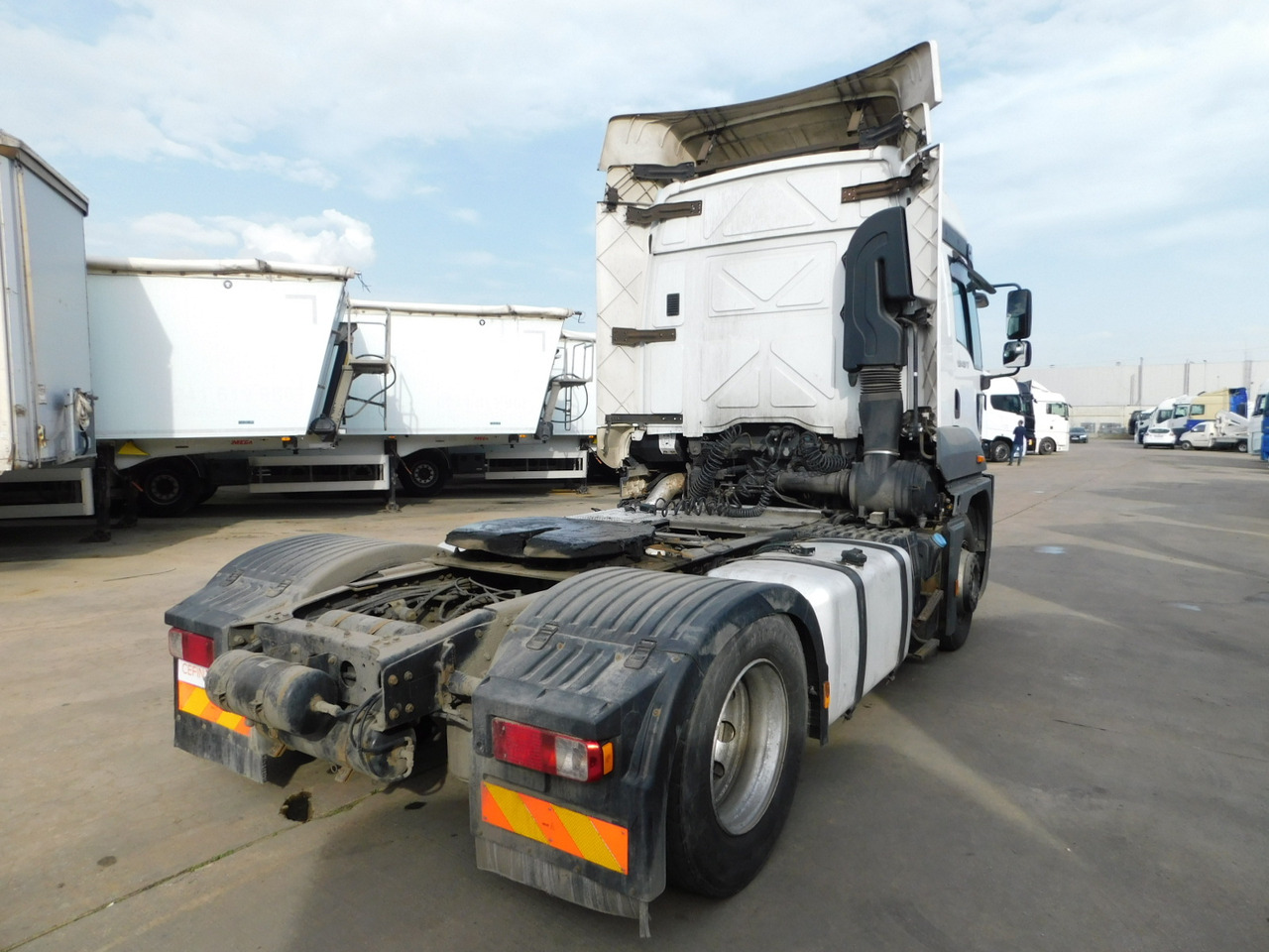 Ford 1848t 4x2 scab e6 12tx2620 - Tractor head: gambar 3 Ford 1848t 4x2 scab e6 12tx2620 - Tractor head: gambar 3