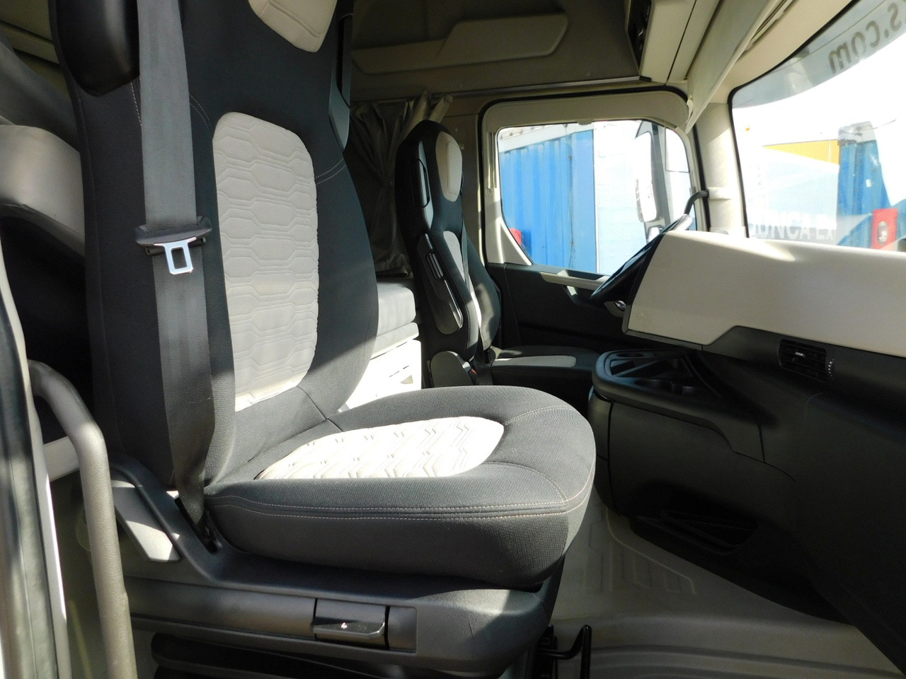 Ford F max 4x2 scab e6 12s2620 - Tractor head: gambar 5 Ford F max 4x2 scab e6 12s2620 - Tractor head: gambar 5