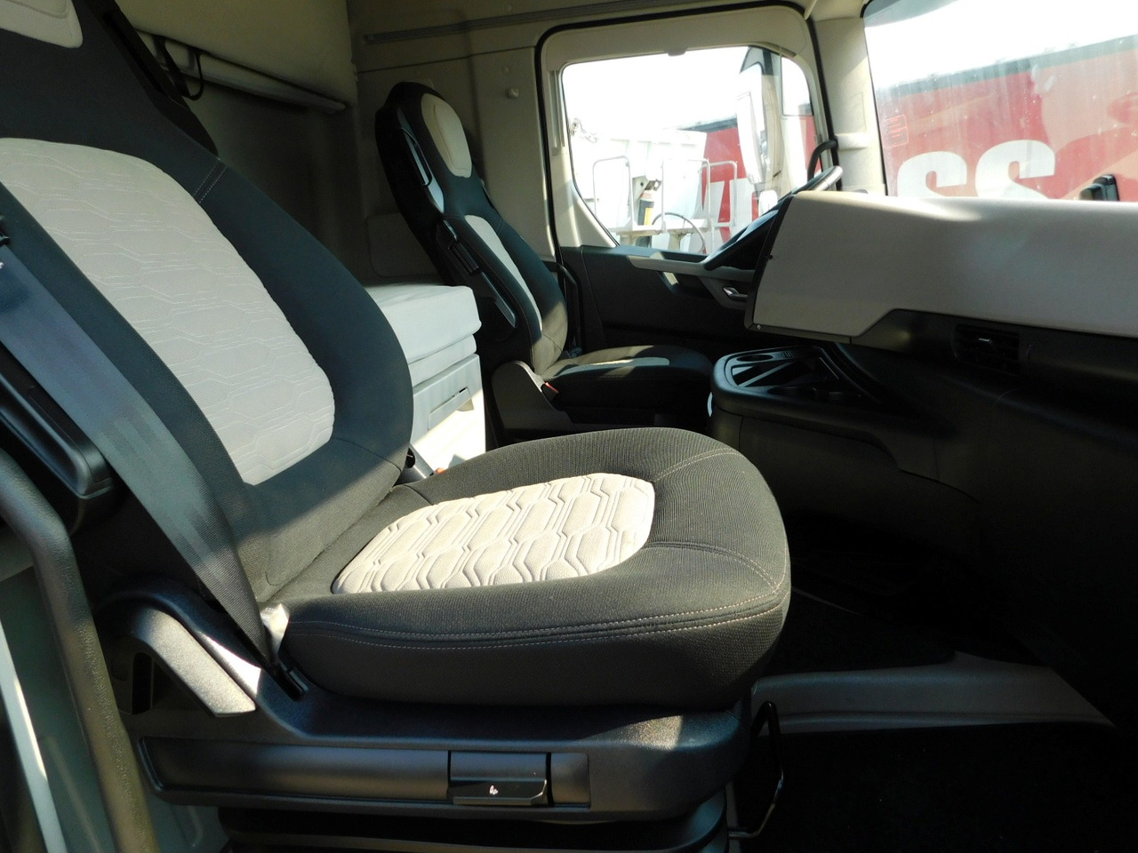 Ford F max 4x2 scab e6 12tx2620 ecotorq - Tractor head: gambar 5 Ford F max 4x2 scab e6 12tx2620 ecotorq - Tractor head: gambar 5