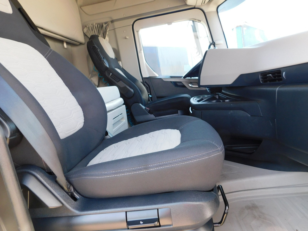 Ford F max 4x2 scab e6 12tx2620 ecotorq - Tractor head: gambar 5 Ford F max 4x2 scab e6 12tx2620 ecotorq - Tractor head: gambar 5