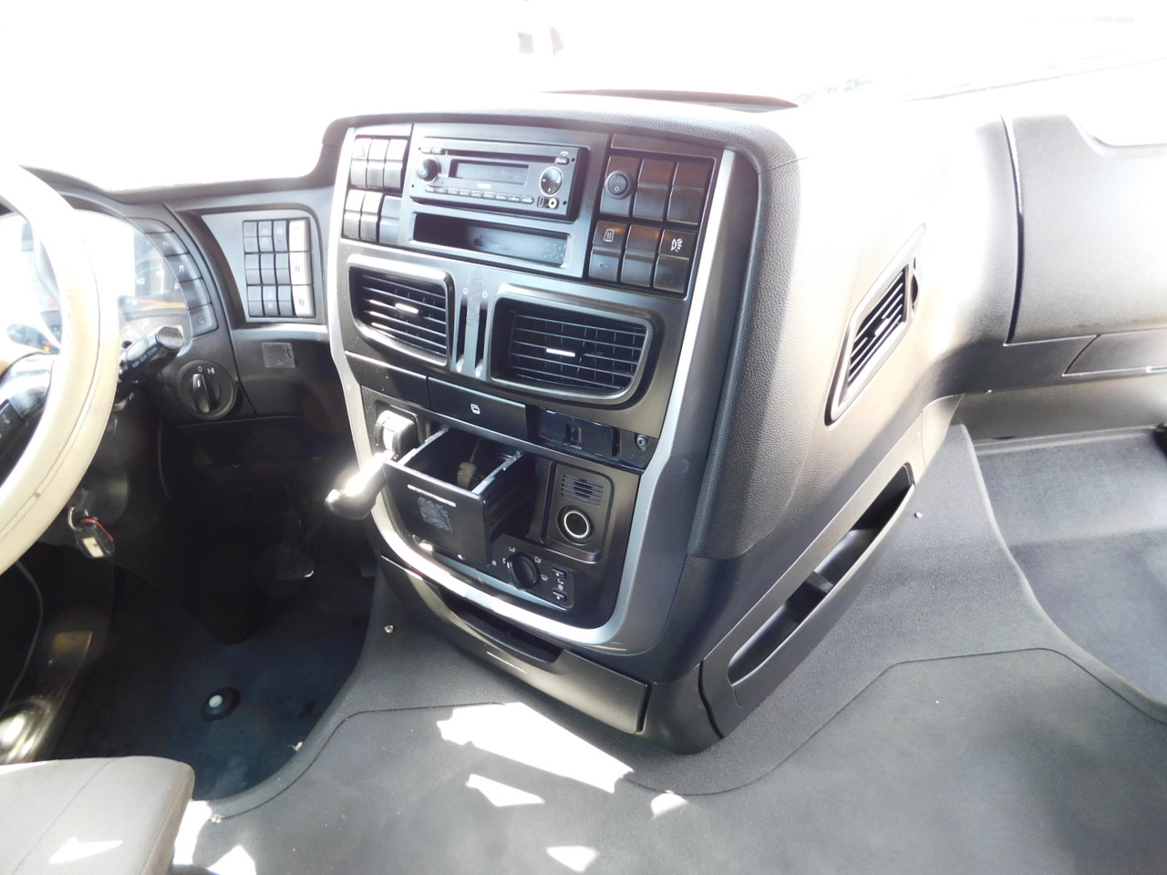 Tractor head Iveco As440tp: gambar 6
