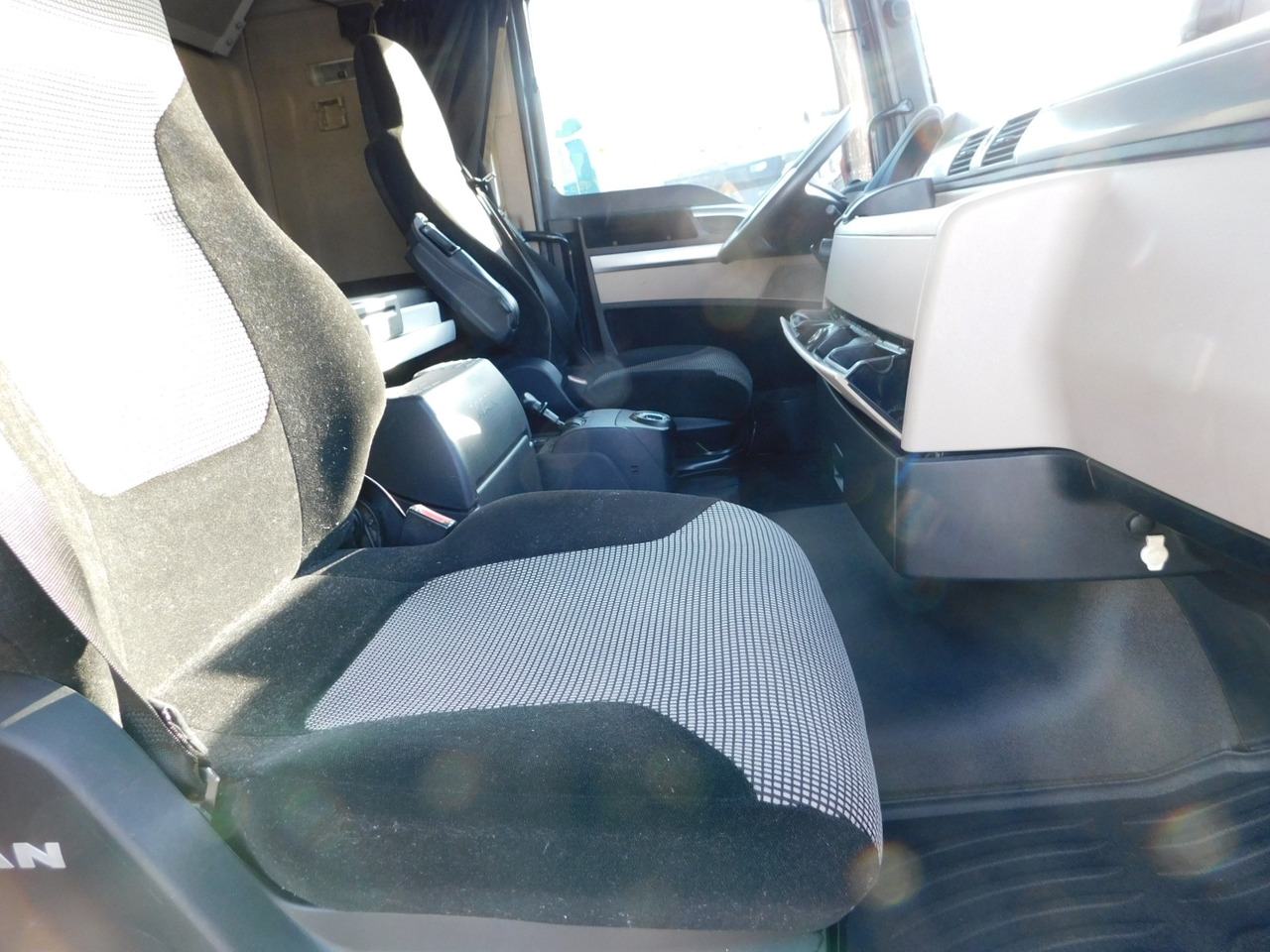 Man Tgx 18460 - Tractor head: gambar 5 Man Tgx 18460 - Tractor head: gambar 5