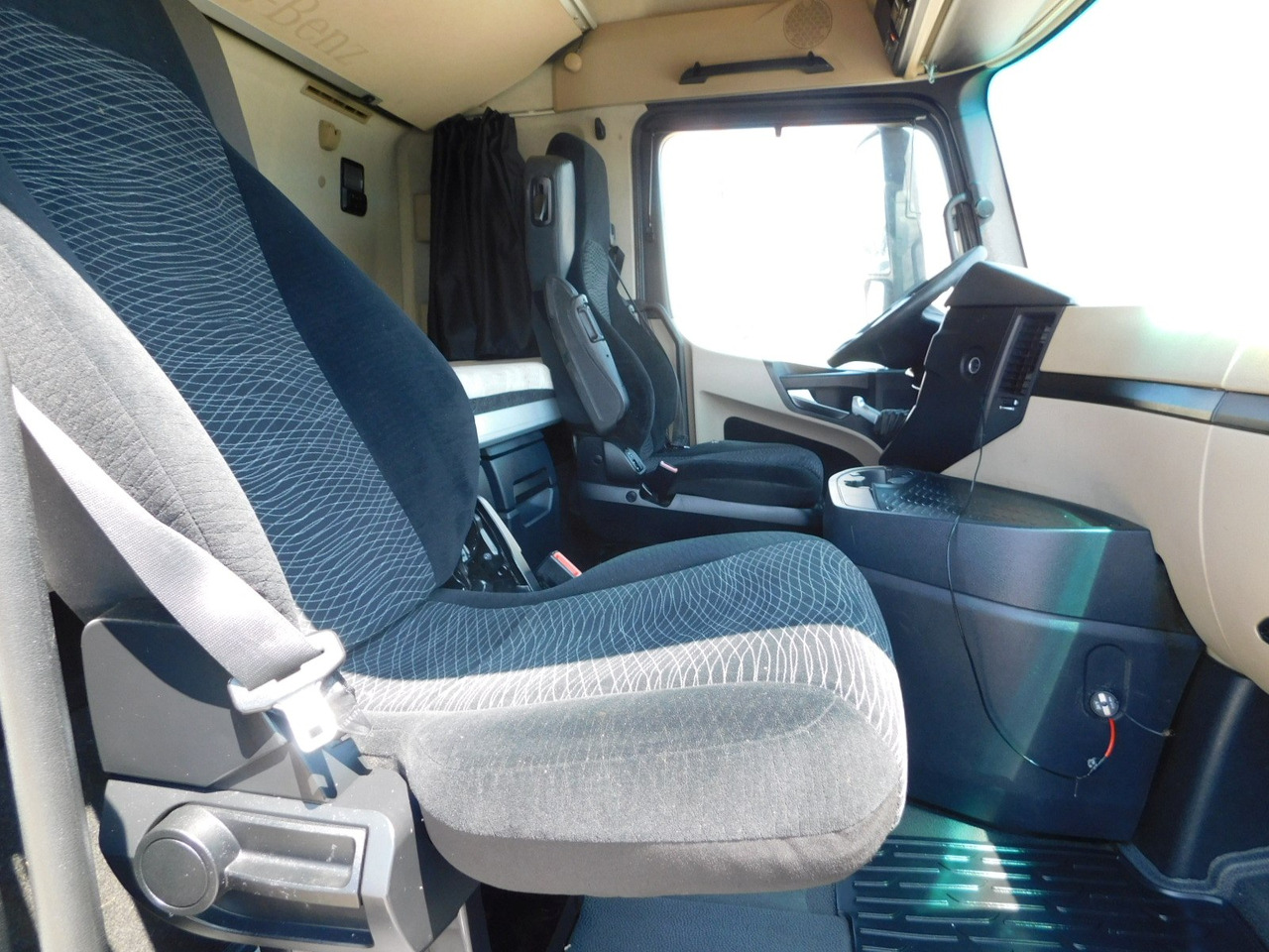 Mercedes Actros - Tractor head: gambar 5 Mercedes Actros - Tractor head: gambar 5