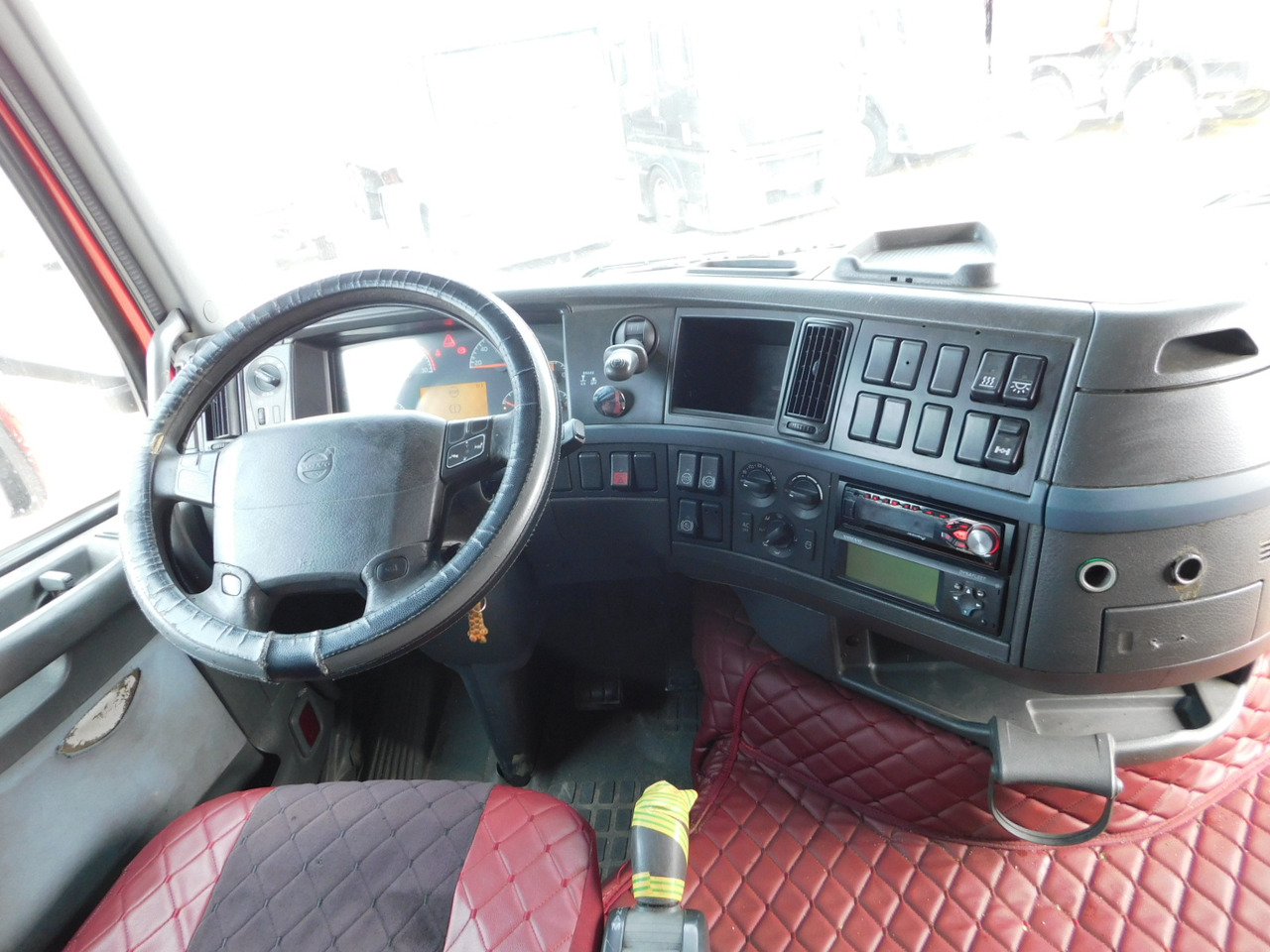 Tractor head Volvo Fh 440: gambar 6