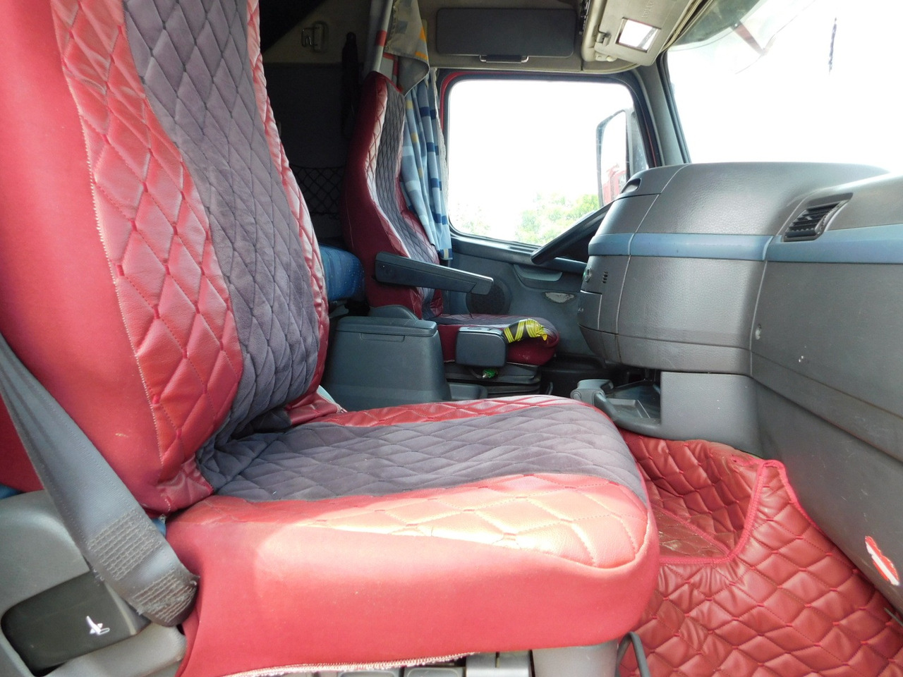 Volvo Fh 440 - Tractor head: gambar 5 Volvo Fh 440 - Tractor head: gambar 5