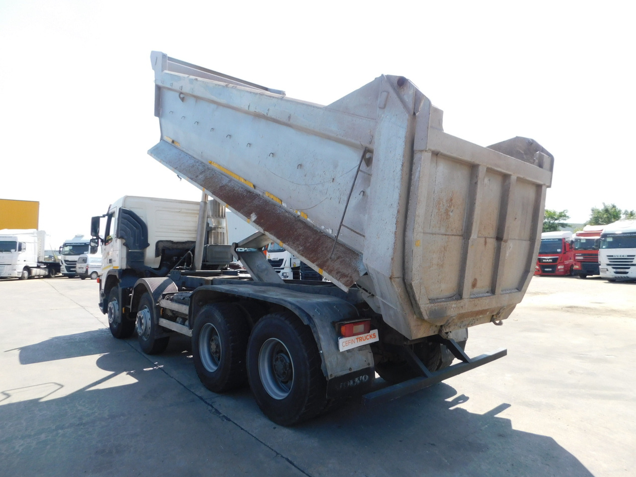 Volvo Fm 12 - Truk jungkit: gambar 4 Volvo Fm 12 - Truk jungkit: gambar 4