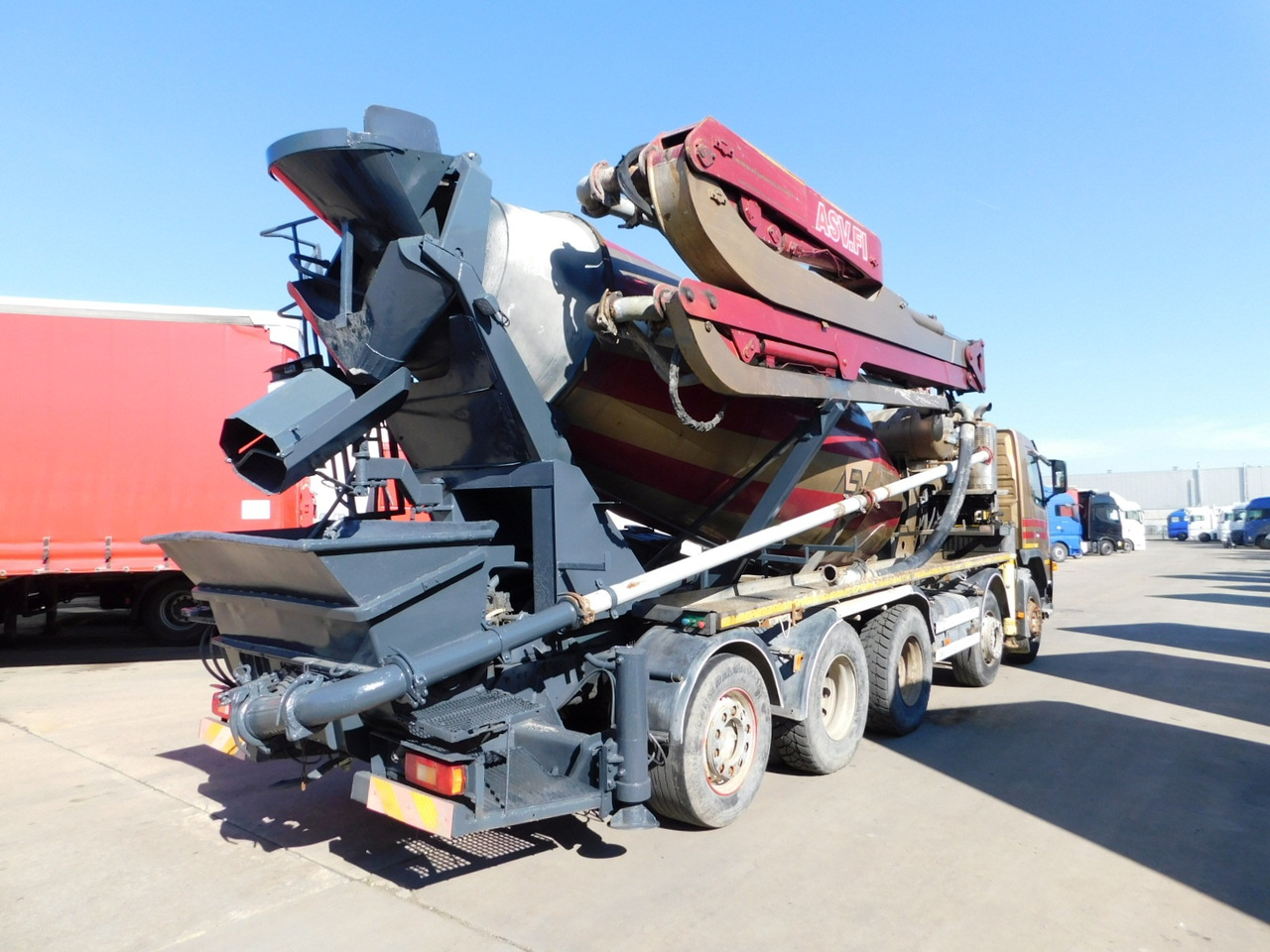 Volvo Pompa de beton cu mixer fm 9 - Truk pengaduk beton: gambar 3 Volvo Pompa de beton cu mixer fm 9 - Truk pengaduk beton: gambar 3