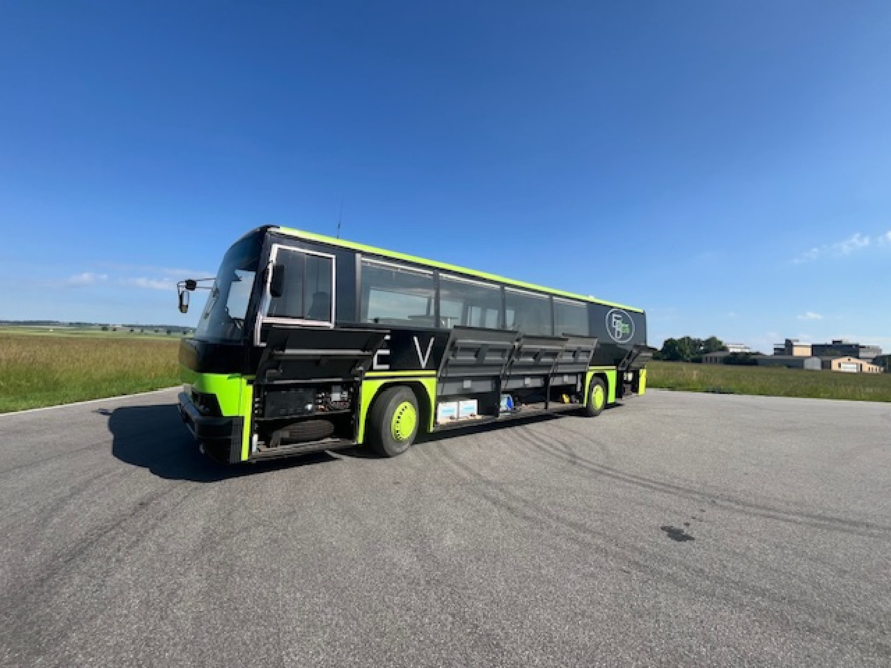 Bus NEOPLAN N316 Ü - Koferenz-, Ausstellungsbus - Wohnmobil: gambar 10